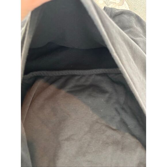 Bundle of (2) Old Navy maternity/ nursing sweatshirts, Med $90 G46 - Picture 3 of 6